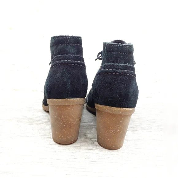 New! Clarks Artisian Carleta Lyon Womens 10 Black Suede Booties - Picture 10 of 11